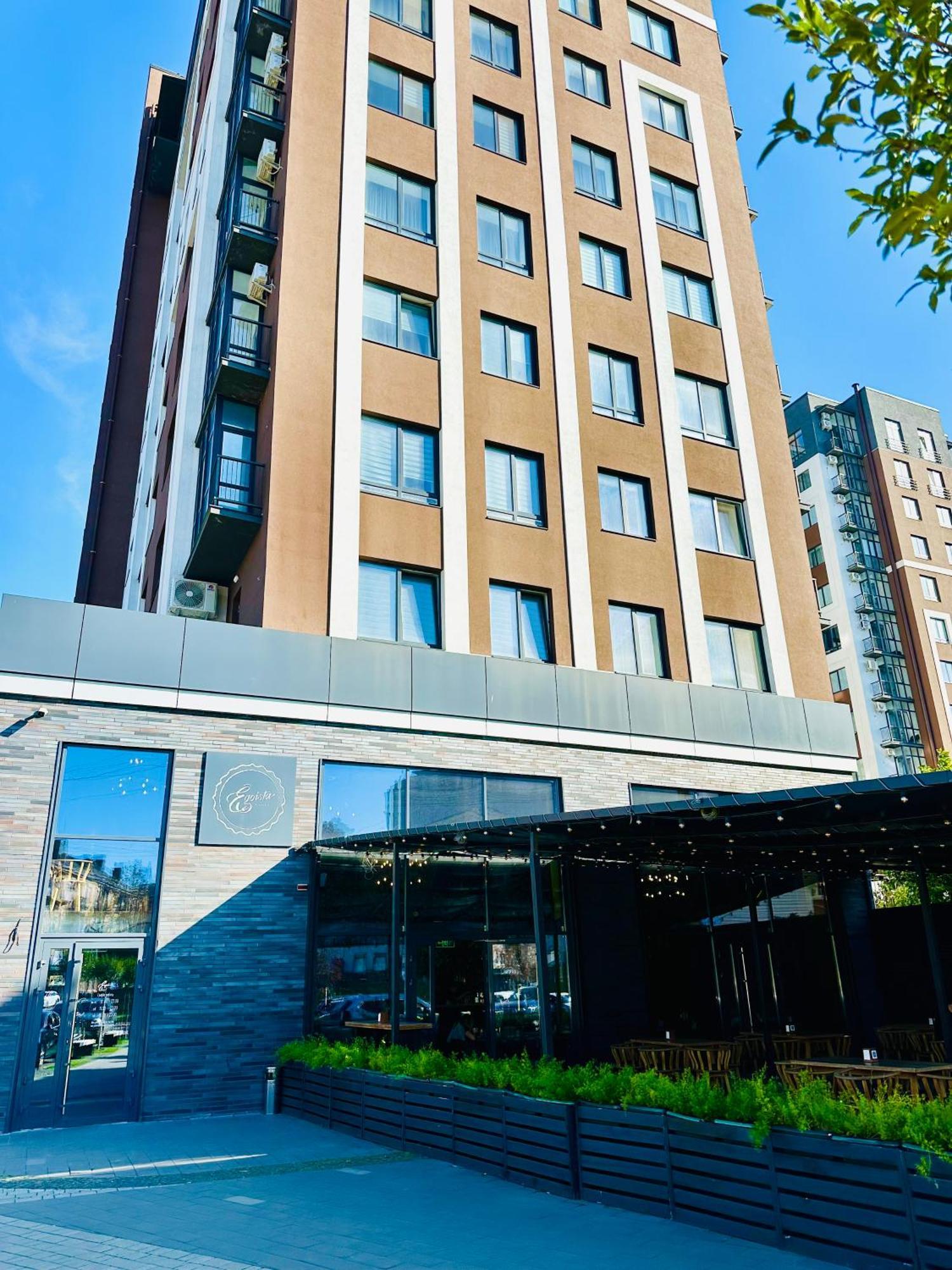 Comfortable Apartments With A Coffee Machine In The City Centre, Zlata Plaza Rivne Ngoại thất bức ảnh